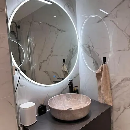 شقة Modern Flat Overlooking