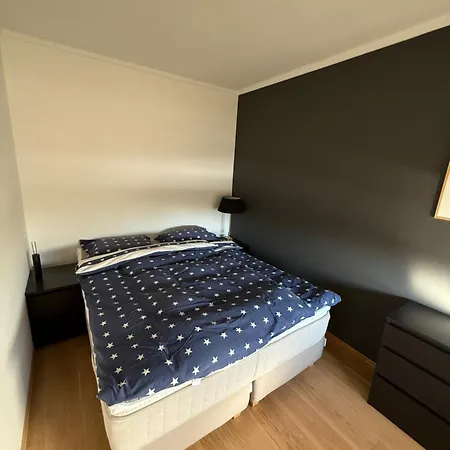Modern Flat Overlooking شقة *