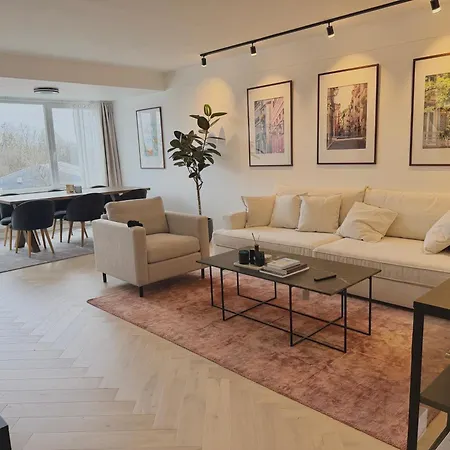 شقة Modern Flat Overlooking *