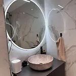 Apartment Modern Flat Overlooking