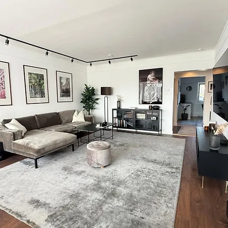 Modern Flat Overlooking Apartamento *